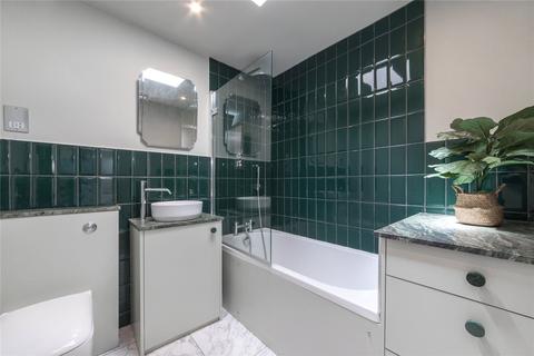 1 Allingham Mews, London, N1 8AH
