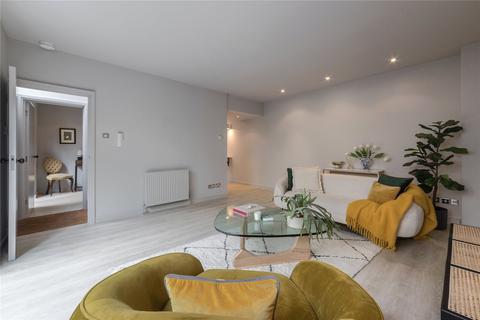 1 Allingham Mews, London, N1 8AH