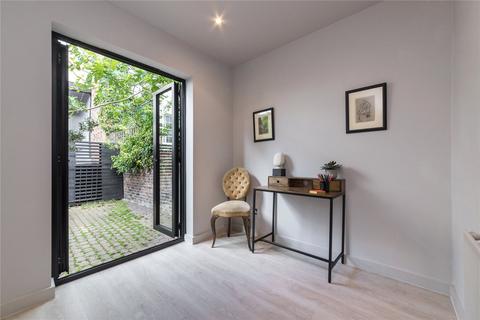 1 Allingham Mews, London, N1 8AH