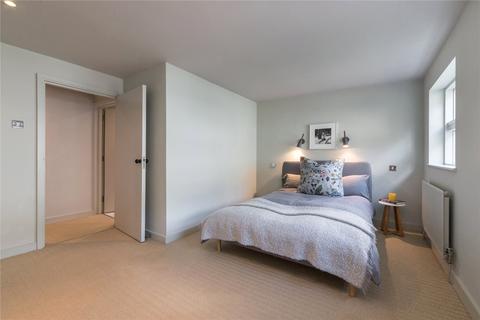 1 Allingham Mews, London, N1 8AH