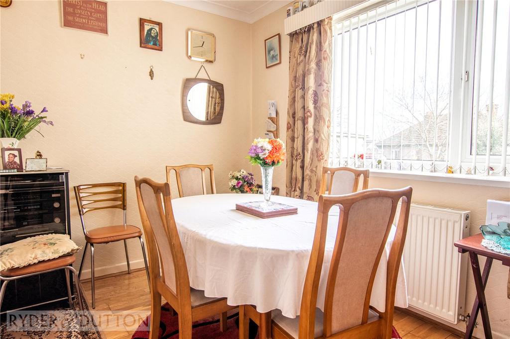 Warrenside, Huddersfield, HD2 3 bed semidetached house £160,000