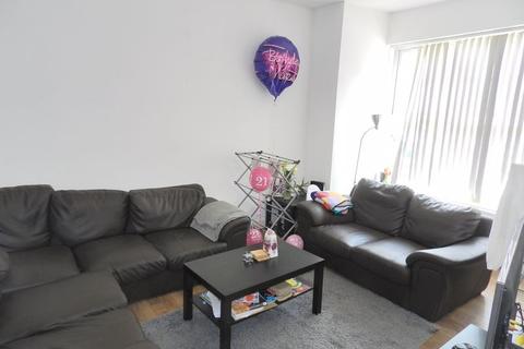 18 Chestnut Avenue, Headingley, Leeds, LS6 1BA