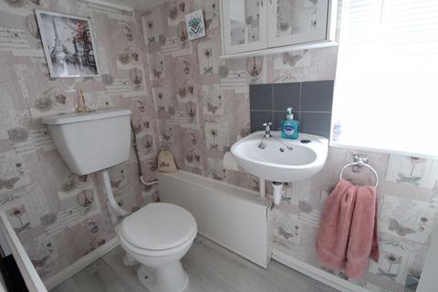 27 Beechcroft Drive, Whitby, Ellesmere Port, CH65 6PD