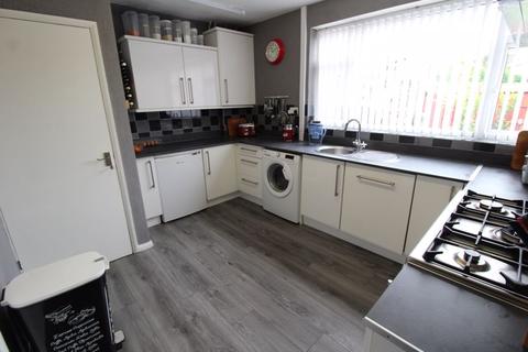 27 Beechcroft Drive, Whitby, Ellesmere Port, CH65 6PD