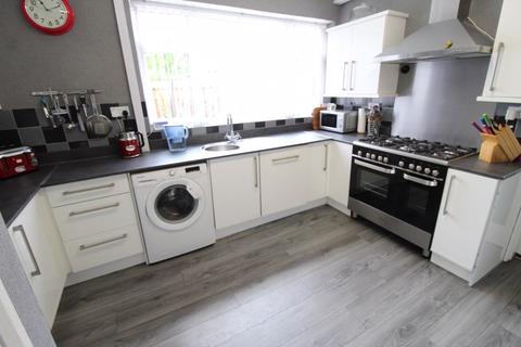 27 Beechcroft Drive, Whitby, Ellesmere Port, CH65 6PD