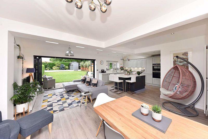 Thorneyholme Drive, Knutsford 5 bed semidetached house £675,000
