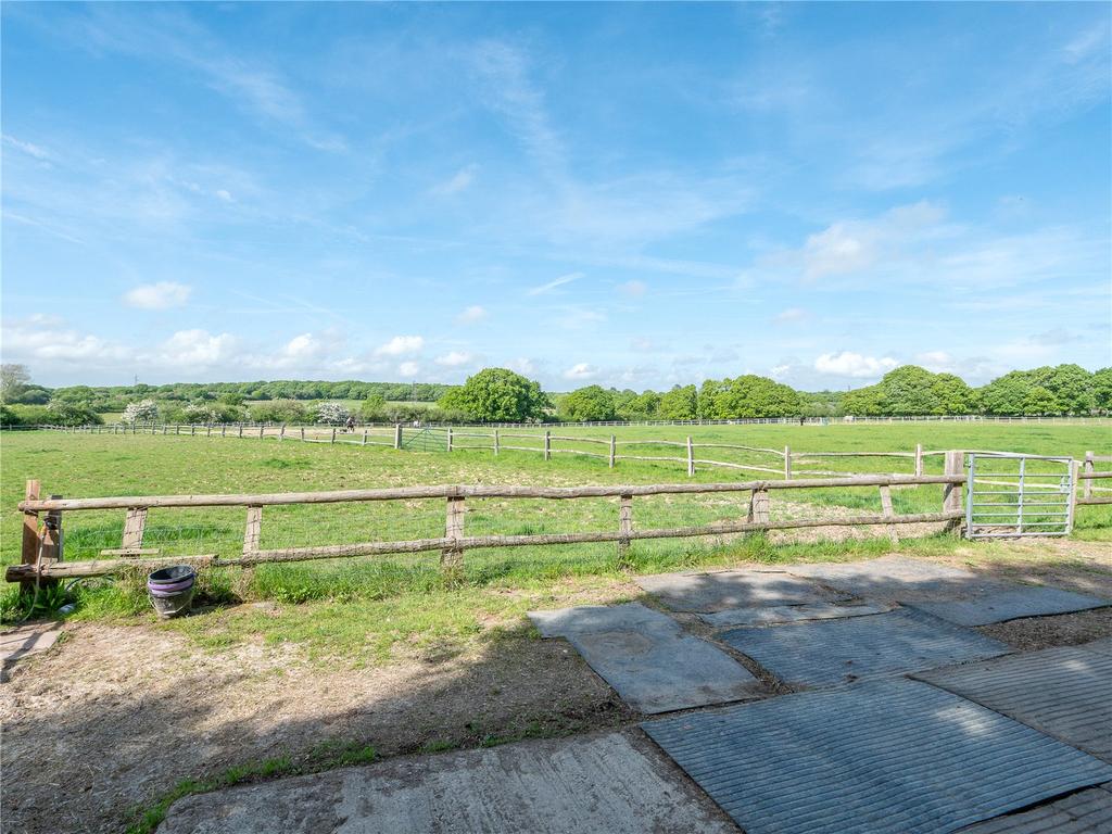 Robin Post Lane, Wilmington Equestrian property - £225,000