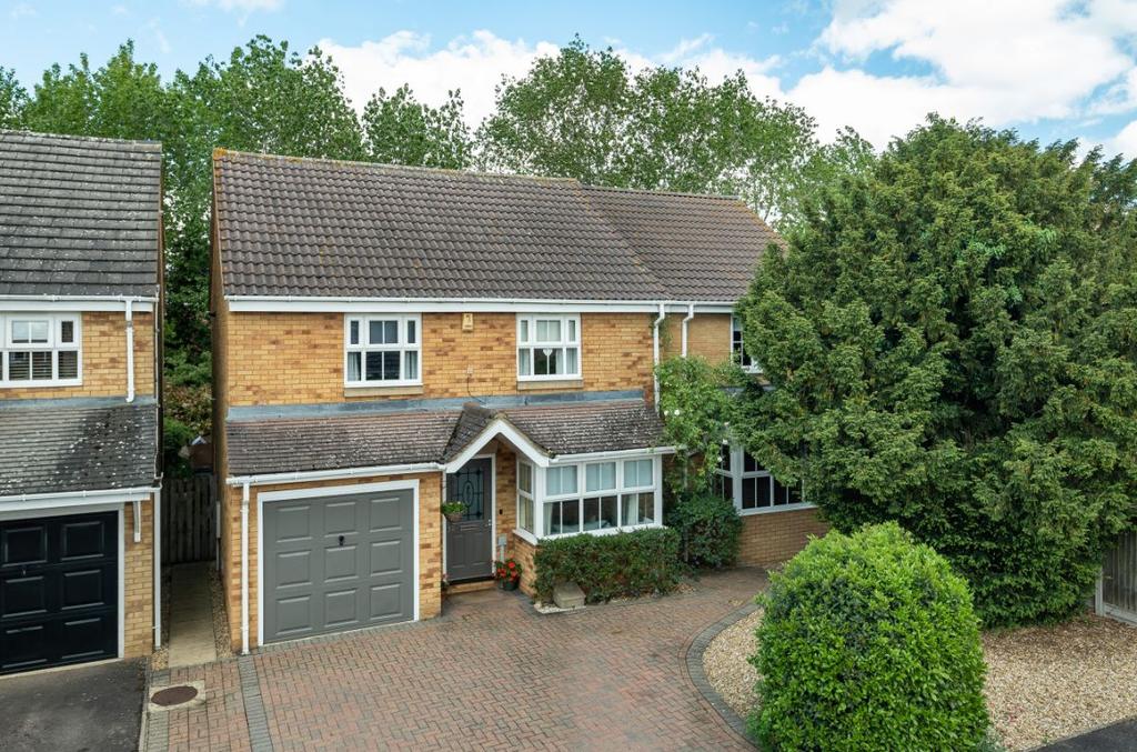 Lincroft, Cranfield, Bedford 4 bed detached house £550,000