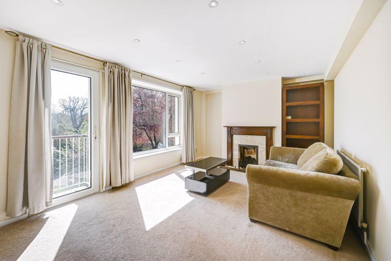 Friars Stile Road, Richmond 3 bedroom gated apartment Richmond £2495pcm