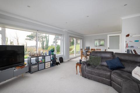 2 bedroom detached house to rent, Chemin le Roi, St. Saviour's
