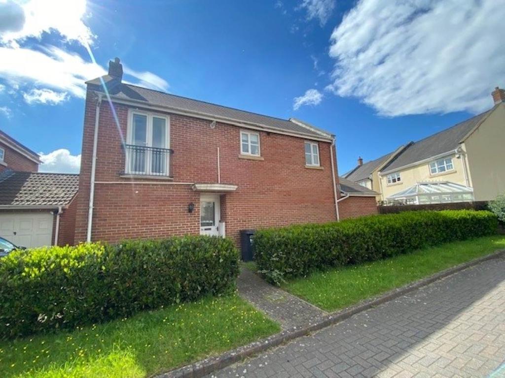 Pollard Road, Weston Village... 2 bed coach house £625 pcm (£144 pw)