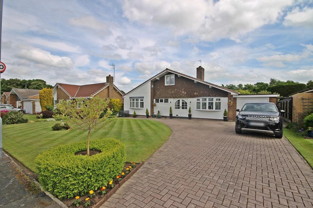 Willow Lane, Appleton, Warrington, WA4 4 bed detached bungalow £550,000