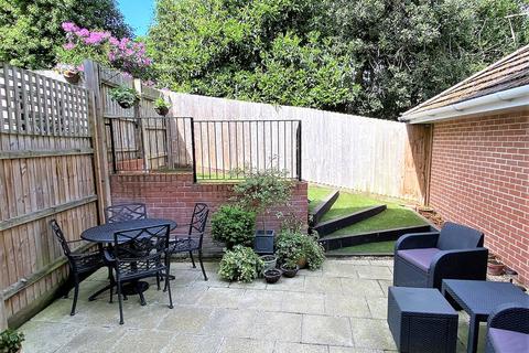 4 bedroom semi-detached house for sale - Pond View Close, Poole, BH17