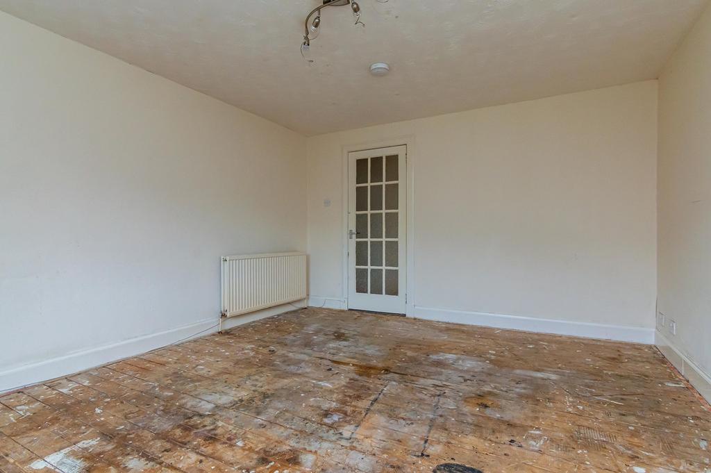 Walker Drive, South Queensferry, EH30 3 bed flat £117,500