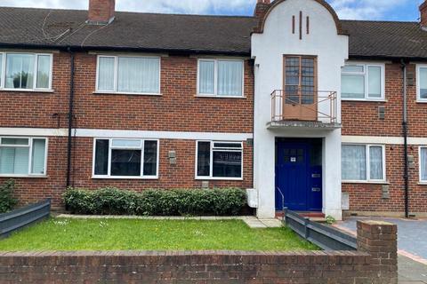 2 bedroom flat to rent - Milburn House, West Barnes Lane, Raynes Park, SW20 0BX