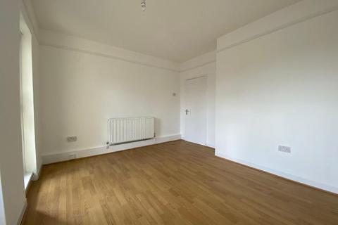 2 bedroom flat to rent - Loddiges Road, Hackney, London, E9 6PR