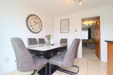 3 bedroom terraced house for sale, Buckingham Drive, Stopsley, Luton, Bedfordshire, LU2 9RA