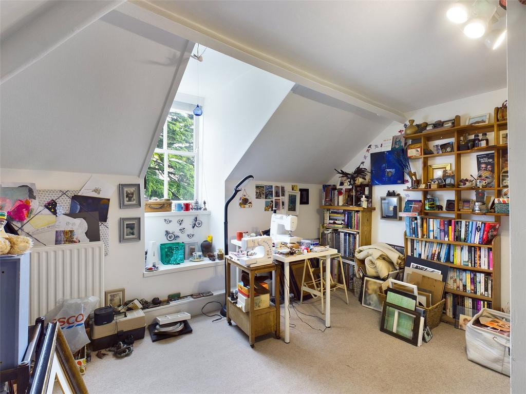 Bedroom/ Office