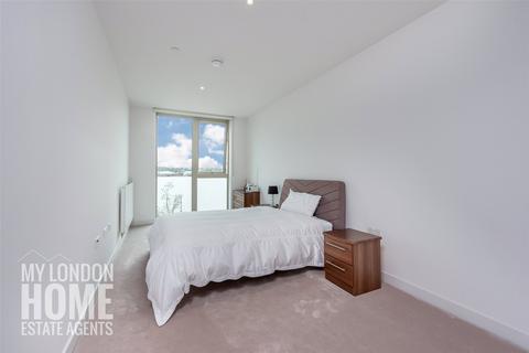 3 bedroom apartment for sale - Liner House, Royal Wharf, Royal Docks, E16