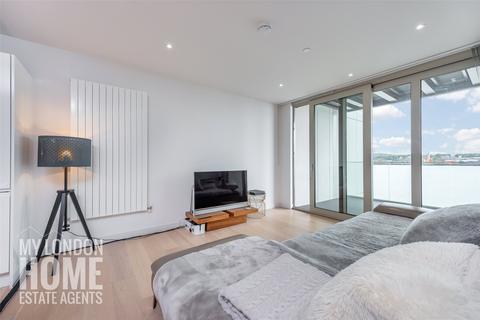 3 bedroom apartment for sale - Liner House, Royal Wharf, Royal Docks, E16