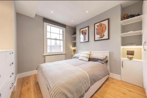 2 bedroom flat to rent, Wadham Road, London