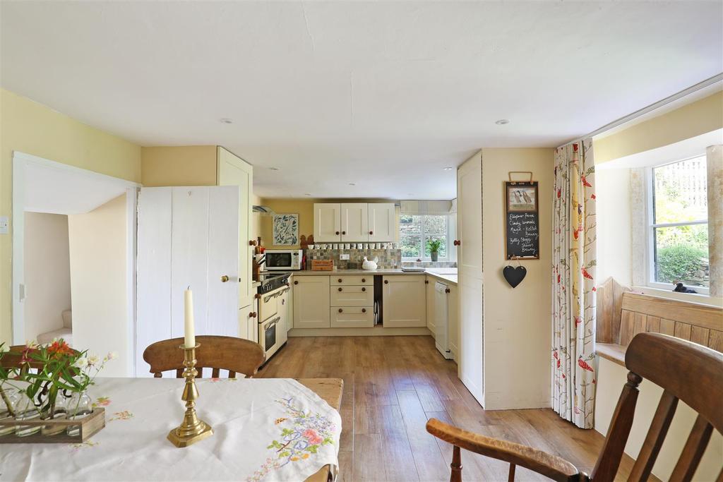 Box, Stroud 2 bed terraced house £500,000