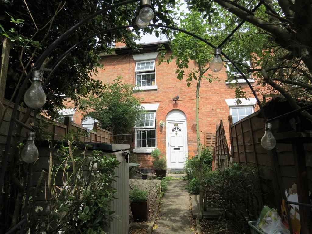 Hereford Road, Belle Vue, Shrewsbury 2 bed terraced house £185,000