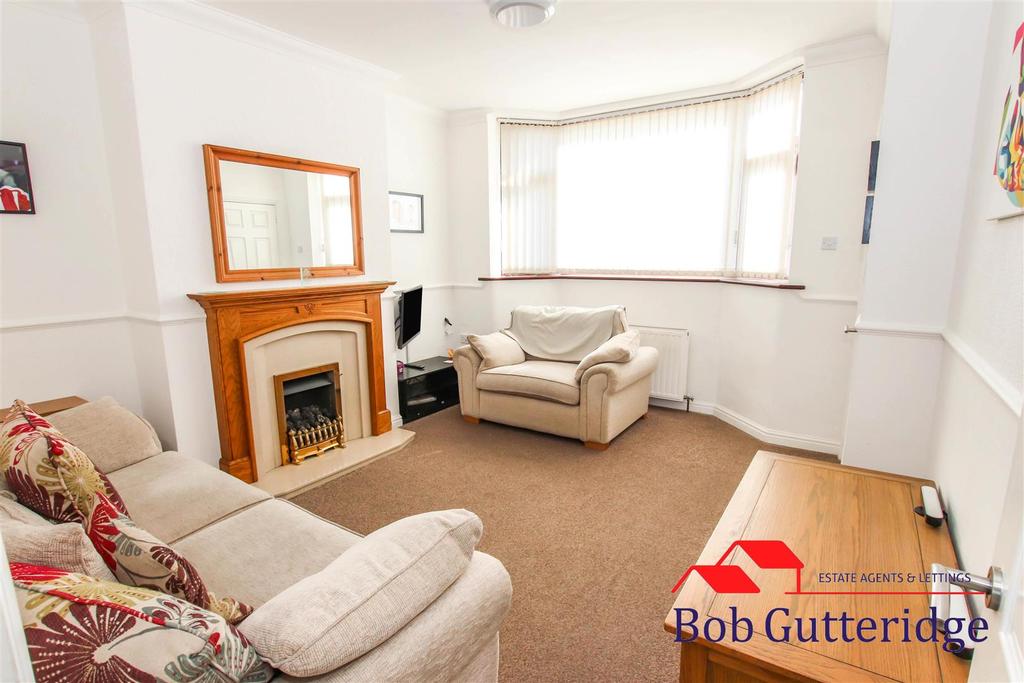 St. Edmunds Avenue, Porthill, Newcastle 3 bed semidetached house £