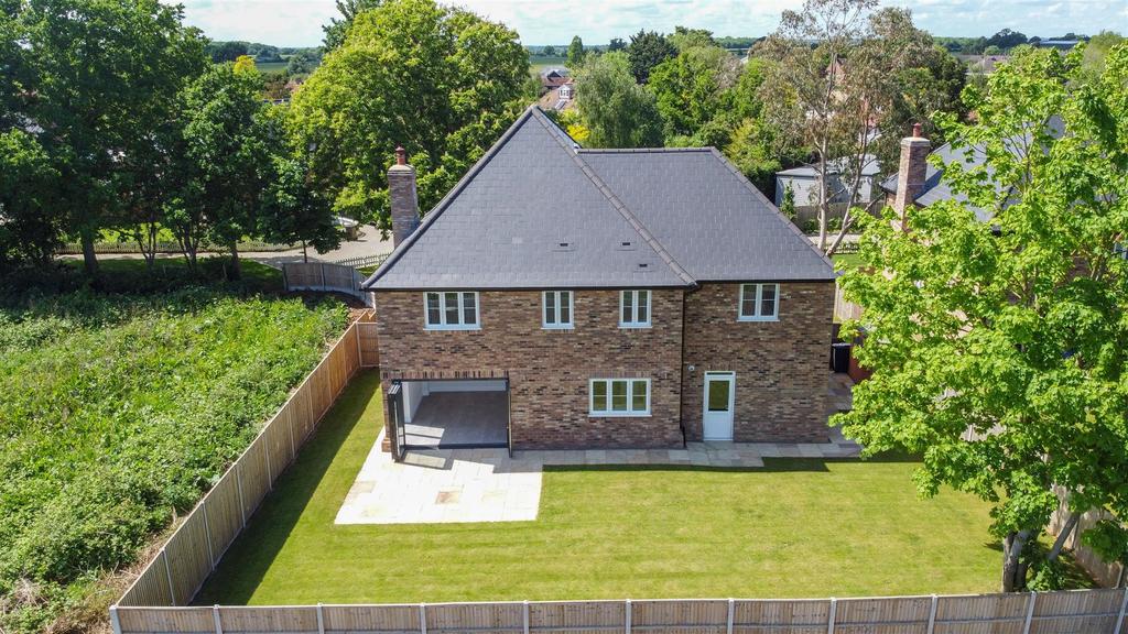 Amiens Close, Hunsdon, Ware 4 bed detached house for sale £999,950