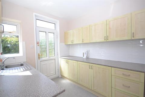 12 Barrowby Drive, Leeds, LS15 8QH