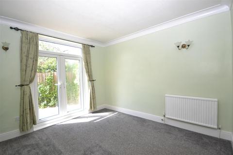 12 Barrowby Drive, Leeds, LS15 8QH