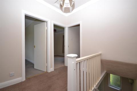 12 Barrowby Drive, Leeds, LS15 8QH
