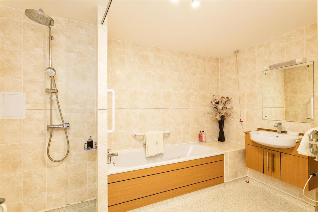 Bathrooom-Wet Room 23 FC.jpg