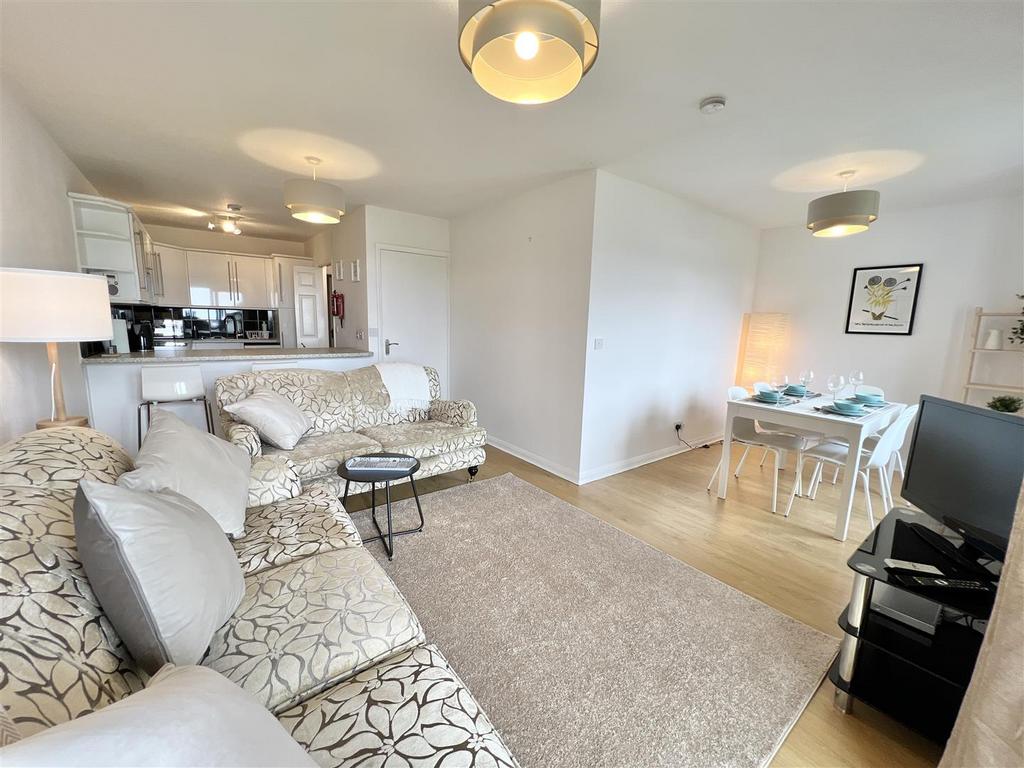 Heath Road, Brixham 2 bed apartment for sale £259,000