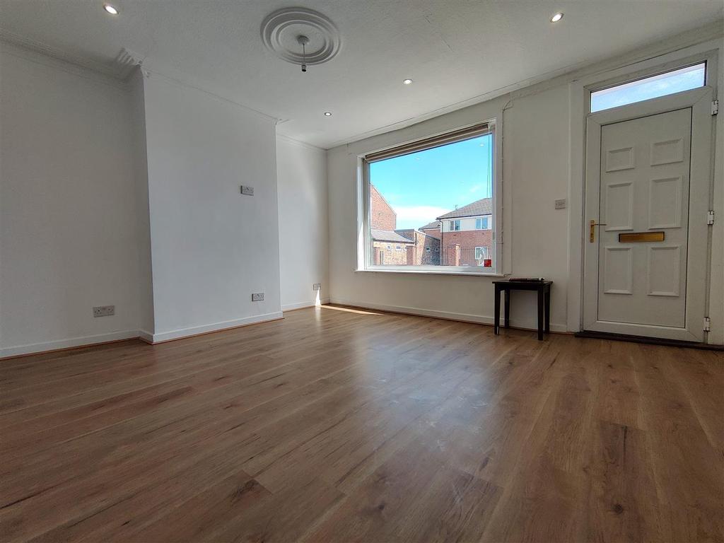 Worsley Road, Swinton, Manchester Retail property (high street) £950