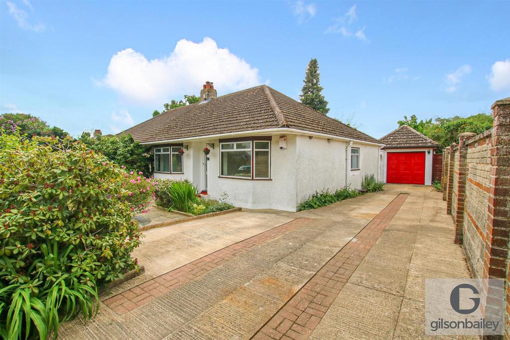Thorpe Avenue, Thorpe St Andrew, Norwich 3 bed semidetached bungalow