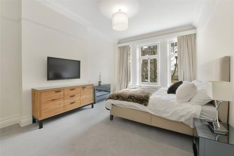 3 bedroom apartment to rent, Hyde Park Gate, London, SW7