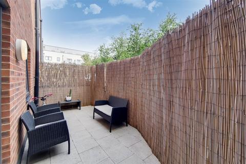 1 Beaumans Drive, London, E17 5FQ