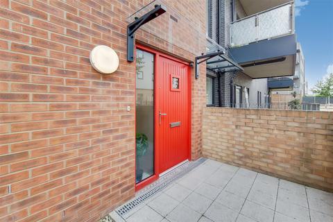 1 Beaumans Drive, London, E17 5FQ