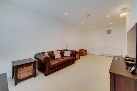 1 Beaumans Drive, London, E17 5FQ