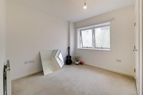 1 Beaumans Drive, London, E17 5FQ