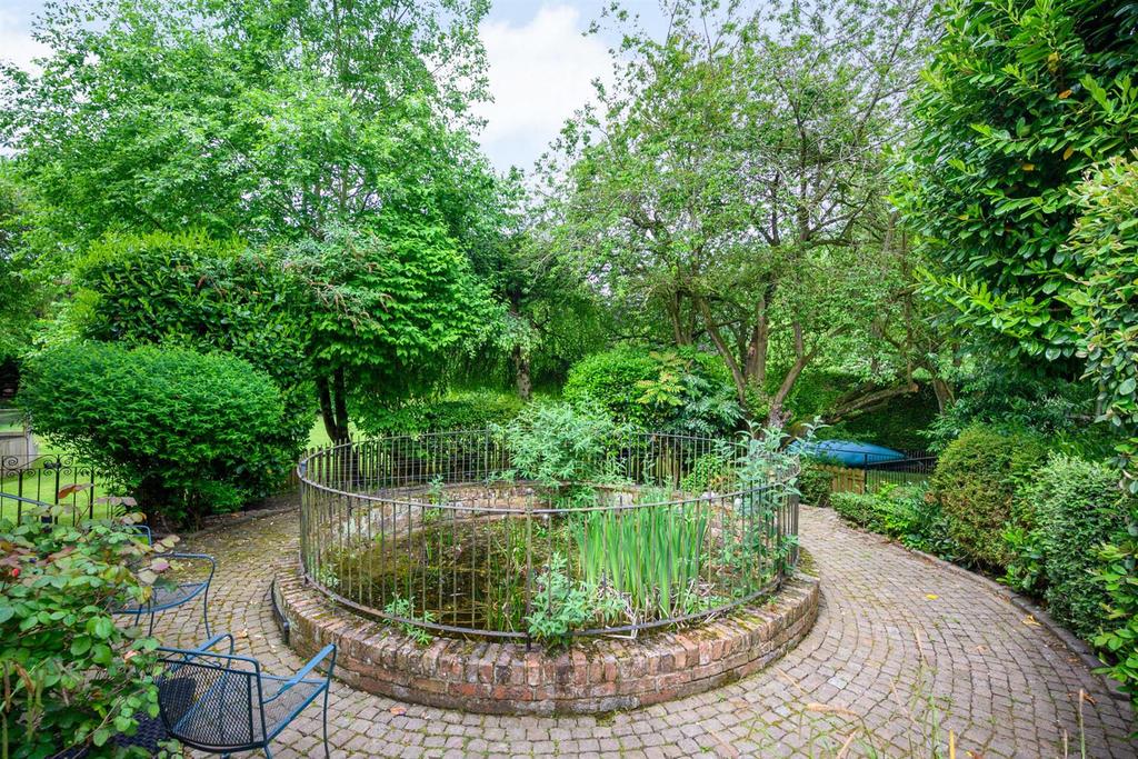 Rear Gardens
