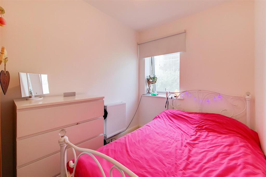 7 Bedroom 2-0.jpg