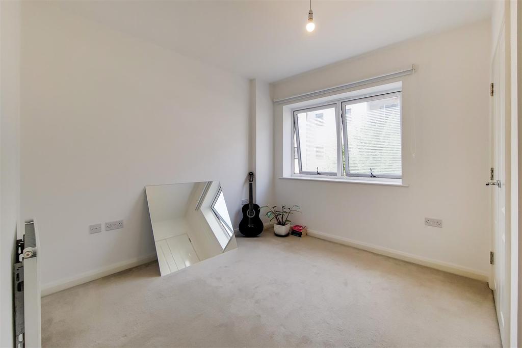 6 Main Bedroom-0.jpg