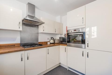 9 Apperdale, Bradford, BD10 0FB