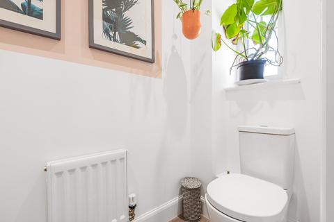 9 Apperdale, Bradford, BD10 0FB
