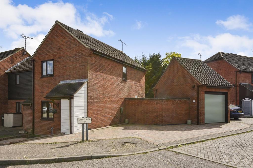 Coburg Place, South Woodham Ferrers 2 bed end of terrace house £340,000