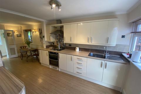 16 Beech Close, Hatfield, AL10 8NT