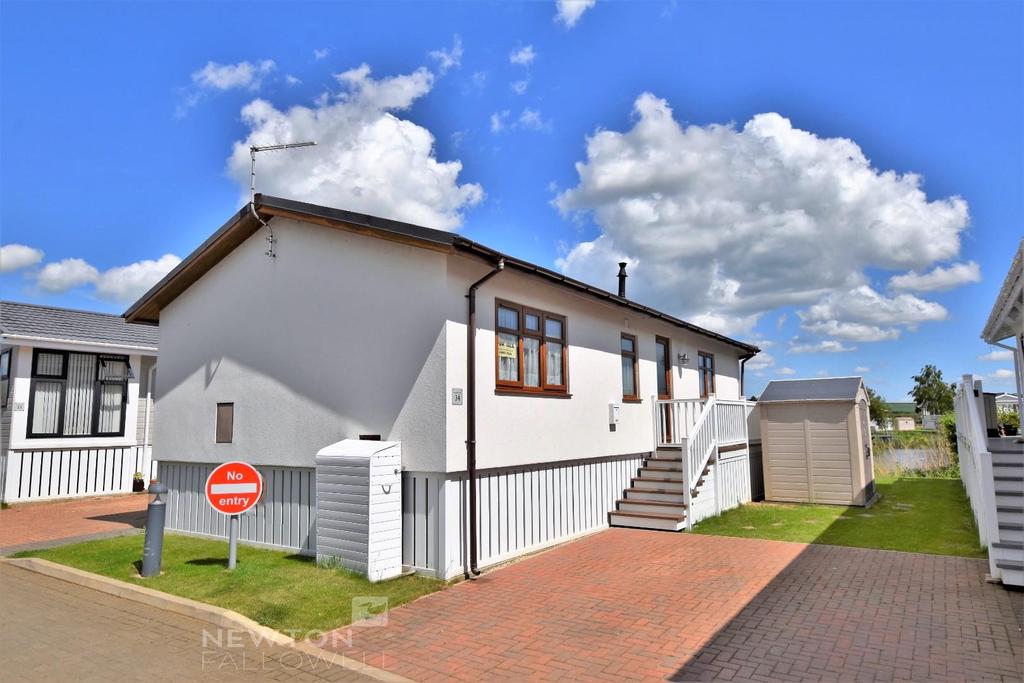 Yarwell Mill, Yarwell, Peterborough 2 bed park home for sale £215,000
