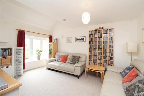 185 Arncliffe Drive, Heelands, Milton Keynes, MK13 7LG